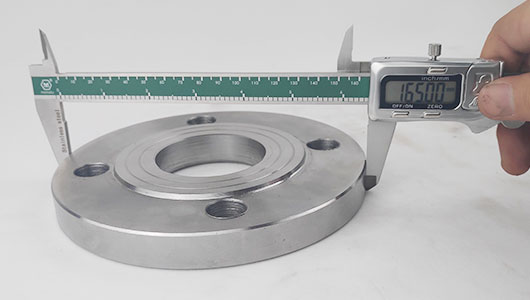 严格检验保证管件产品质量